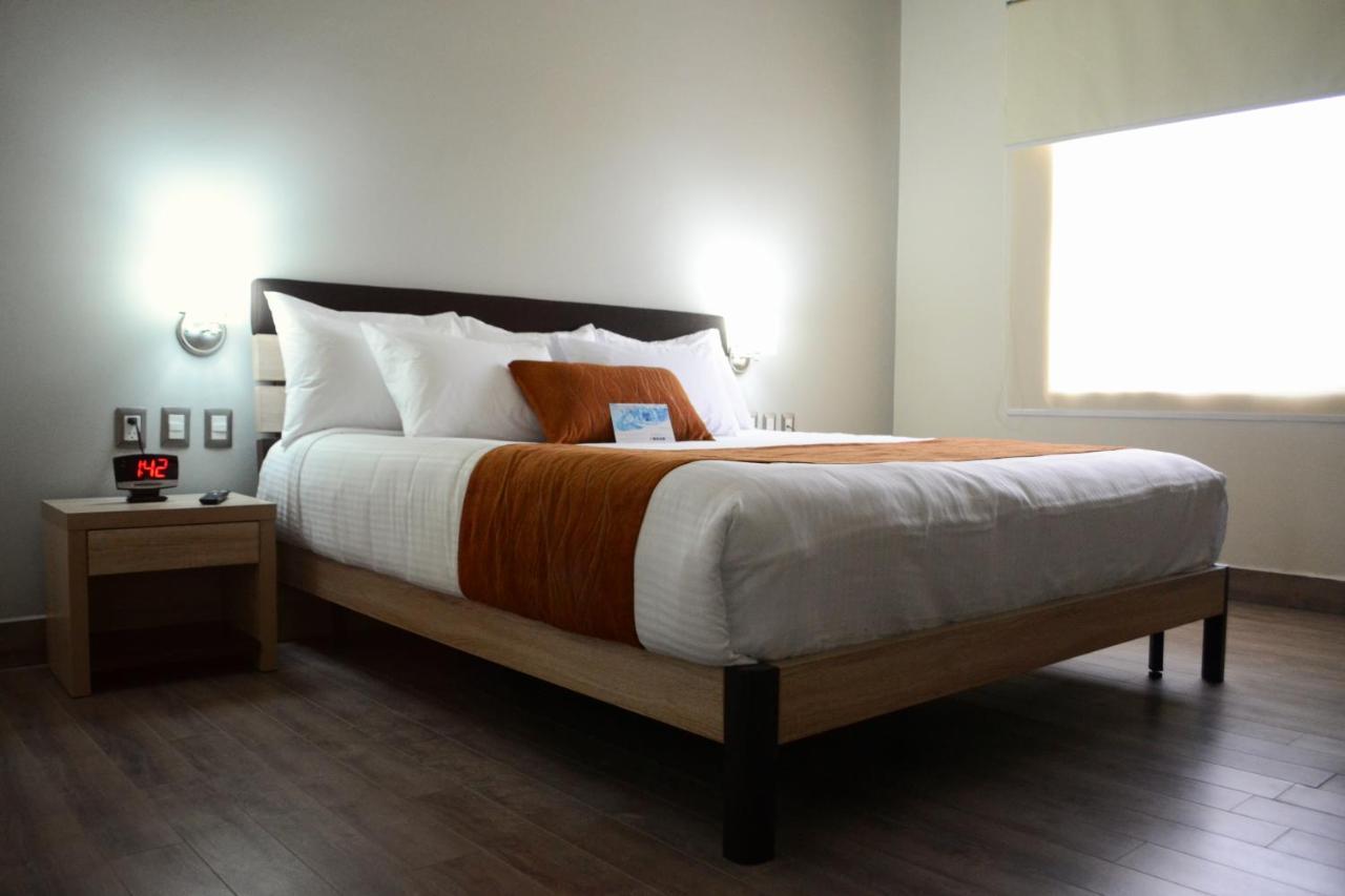 Comfort Inn Irapuato Exteriör bild